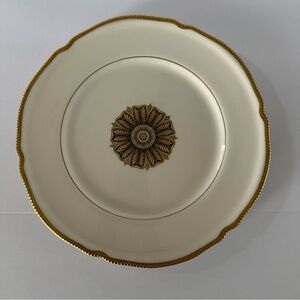 Castleton USA Gold Medallion Dinner Plate 10.5”